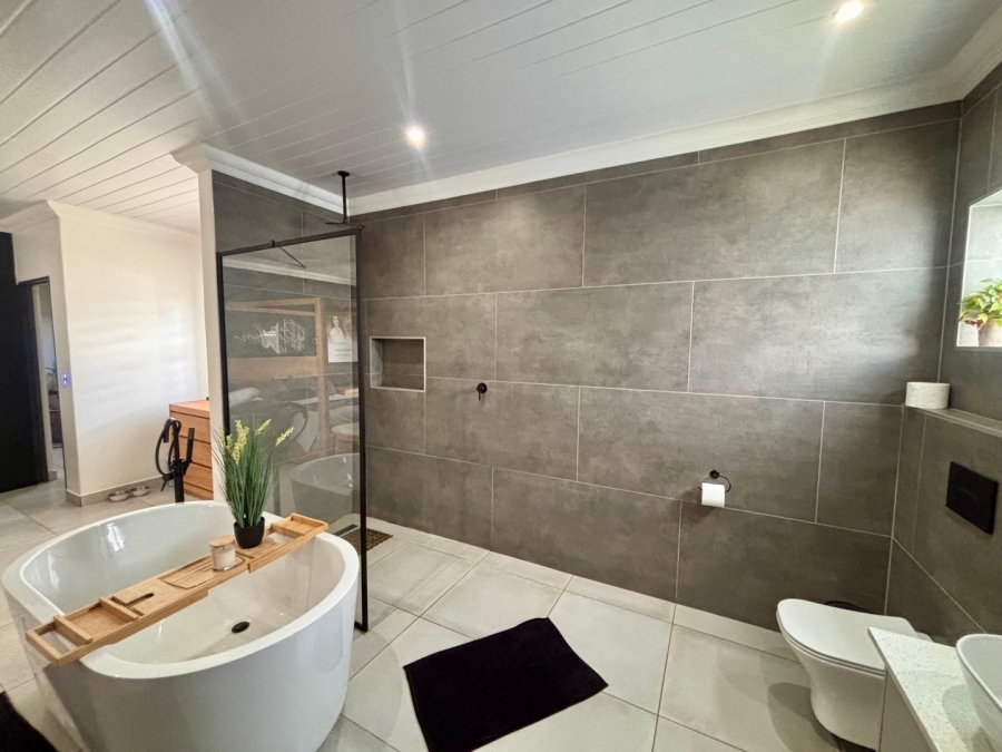 3 Bedroom Property for Sale in Wilkoppies North West